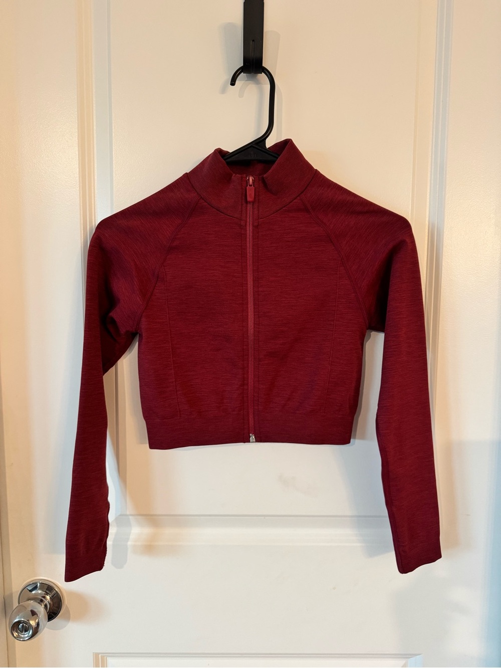 NWOT Alphalete Amplify Seamless Cropped Zip Jacket in Wine Red